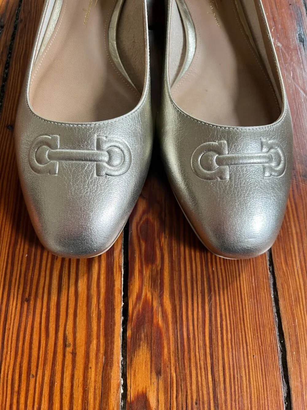 Salvatore Ferragamo Gold Leather Gancini Ballet Flats – EUC